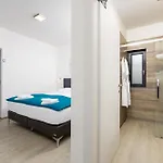 Mit Beheiztem Pool In Gracia