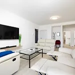 Apartman Mit Beheiztem Pool In Gracia