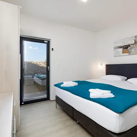 Apartman Mit Beheiztem Pool , 3x Sup Boards In Gracia Stara Baska