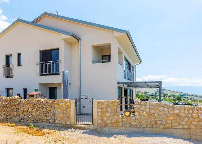 Mit Beheiztem Pool In Gracia Stara Baška